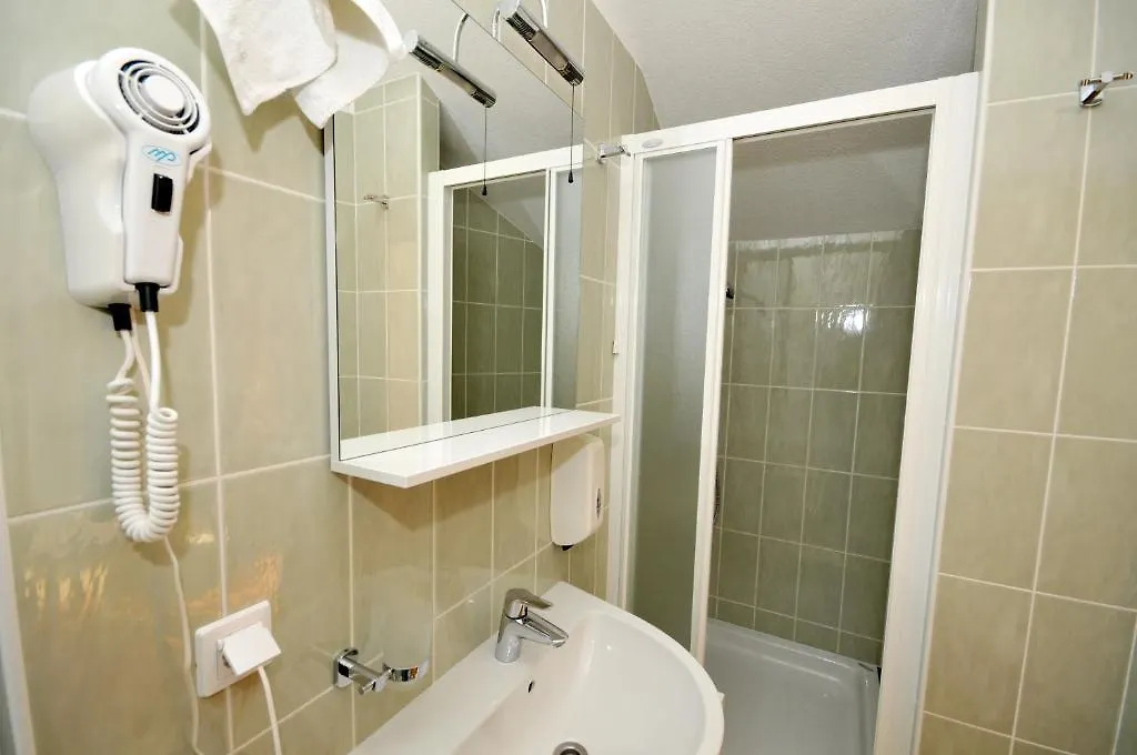 Apartments & Rooms Villa Maslina Trogir Guest house